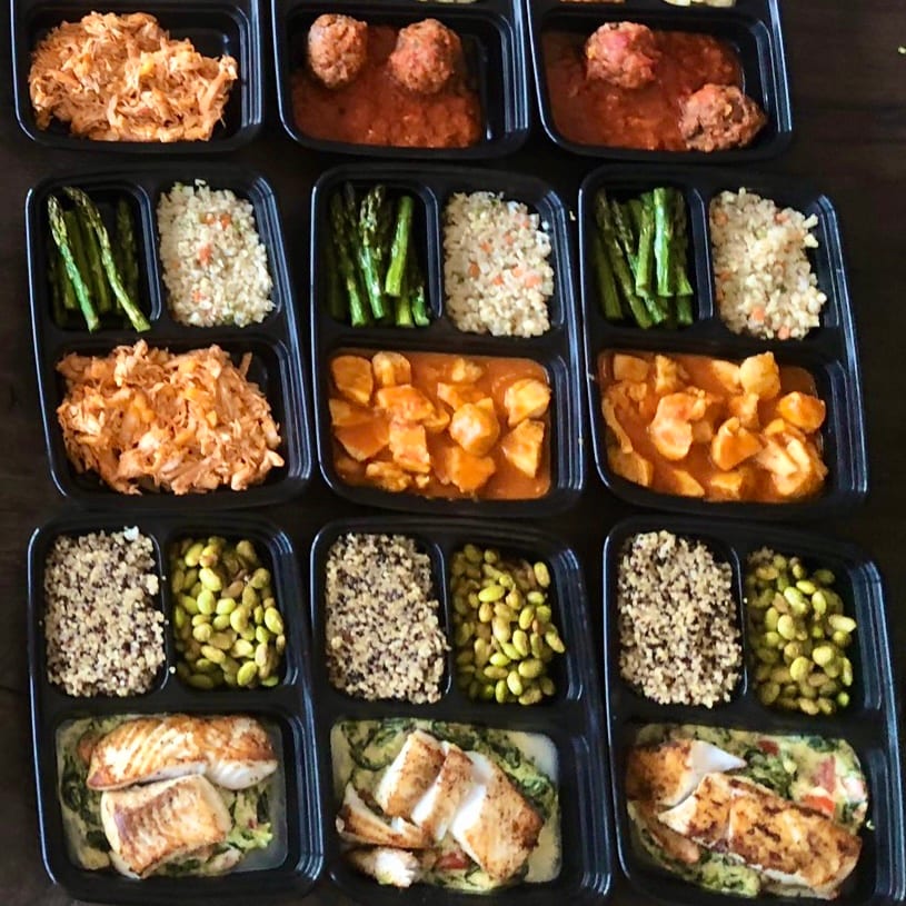 Weekly meal preparation by Chef Olintho: portioned chicken, rice, and vegetables